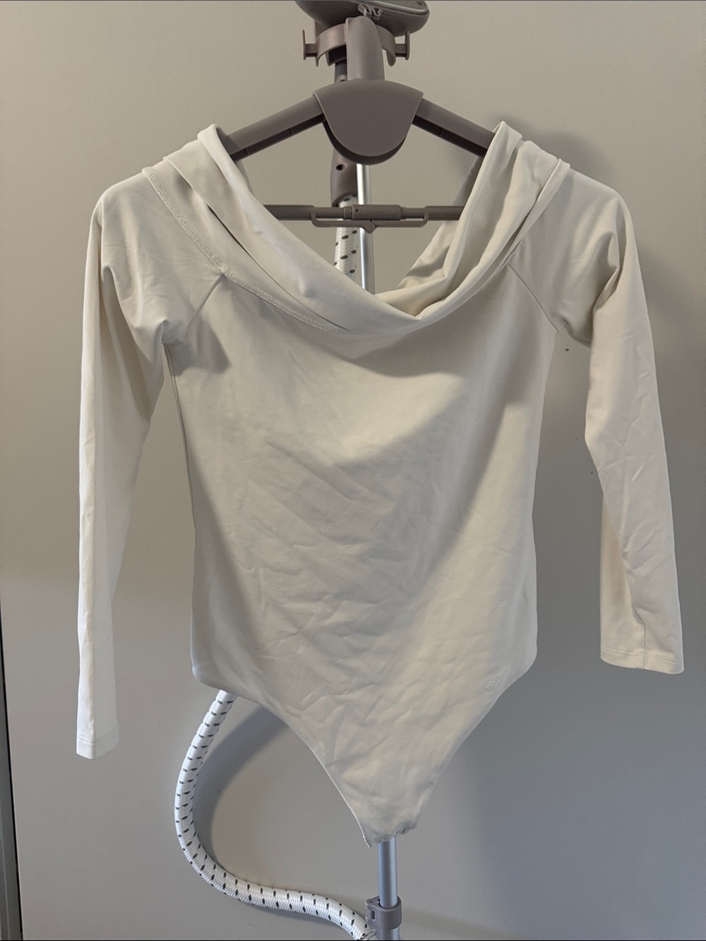 Aritzia Off-Shoulder Long Sleeve Bodysuit in Cream